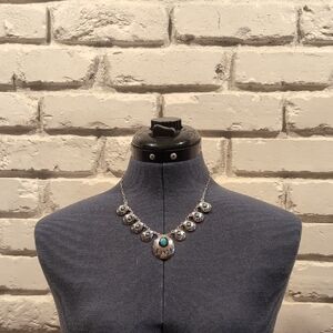 Chic Silver Necklace with Turquoise Accents